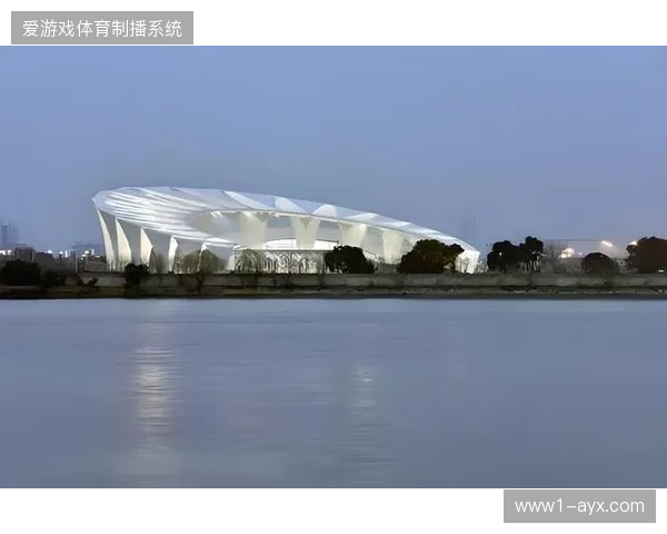 上海东方体育中心通过精细化时段分割，将闲置场馆转化为城市社区赛事IP的核心腹地